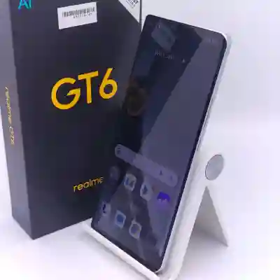 Realme GT6